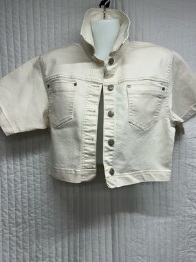 Cropped Short Sleeve Denim Jacket in Cream